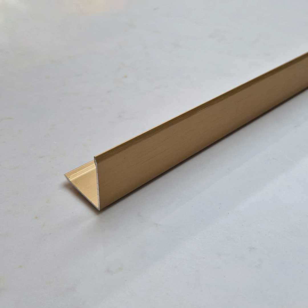 25mm x 25mm Brushed Gold Aluminium 90-degree External Angle - Image 3