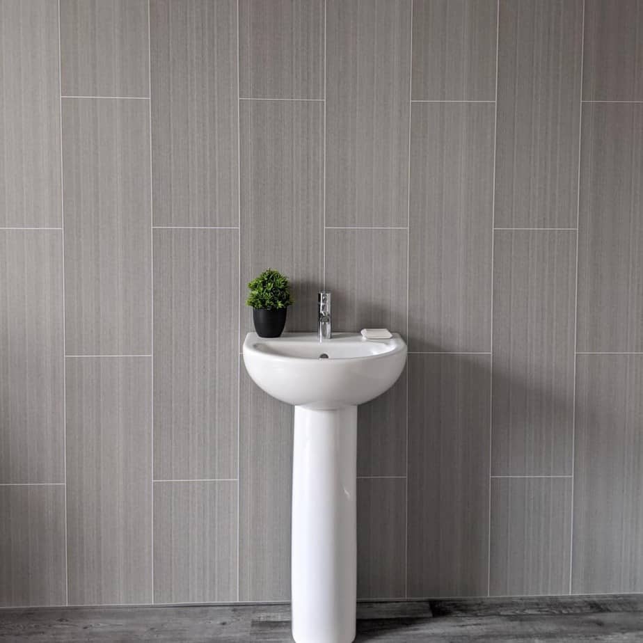 8mm Seagrass Large Tile Effect Bathroom Wall Panel - Pack of 4 - Image 4