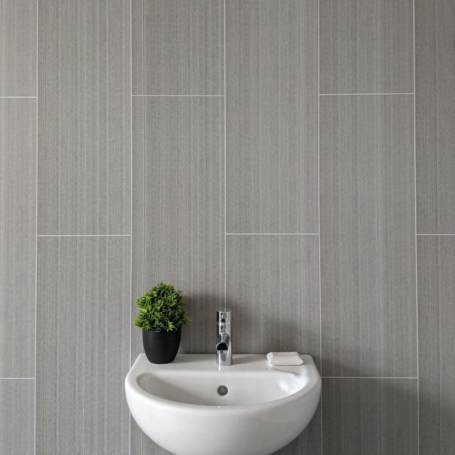 8mm Seagrass Large Tile Effect Bathroom Wall Panel - Pack of 4 - Image 5