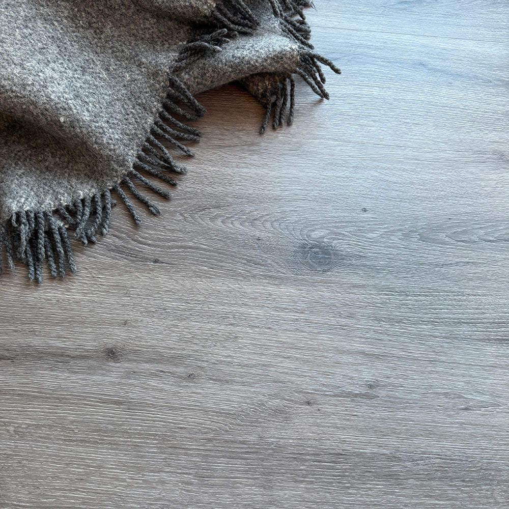 Pebble Grey Oak SPC Vinyl Flooring 2.233m2 per pack of 10 - Image 3